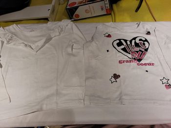 Lot de 2 t shirts manches longues 5/6ans