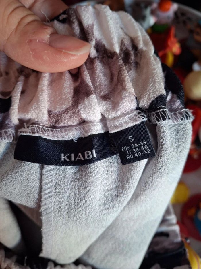 Short en crepe fleuris noir beige violet lilas kiabi taille S 36 - photo numéro 5