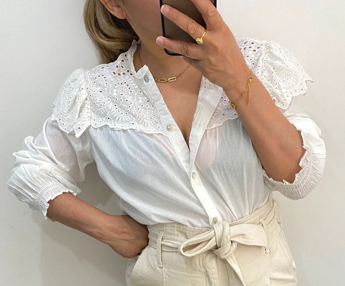 Chemise blanche avec broderie et volant Taille L