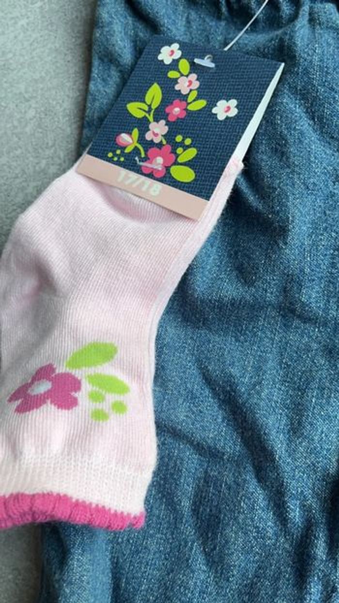 Pantalon et chaussette - photo numéro 2