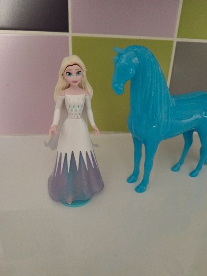 Figurine Elsa la reine des neiges Disney - photo numéro 2