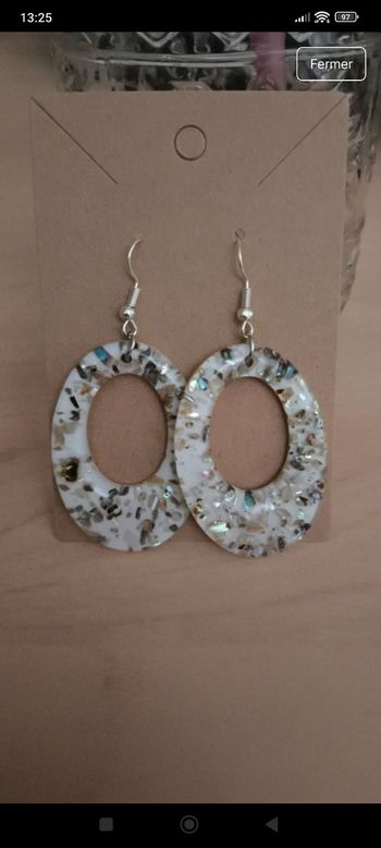 Boucles d'oreilles ronde blanche