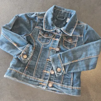 Veste en jean taille 4 ans