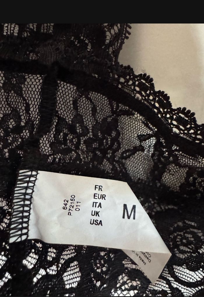 Soutien gorge à dentelle noir - photo numéro 4