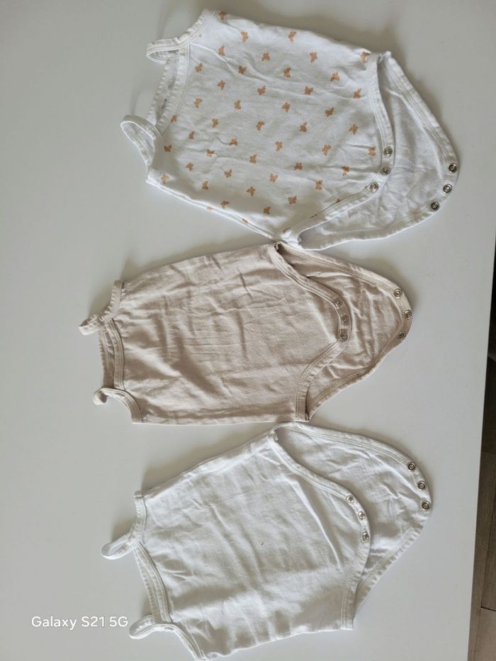 Lot de 9 bodies bébé Zeeman – Taille 50/56