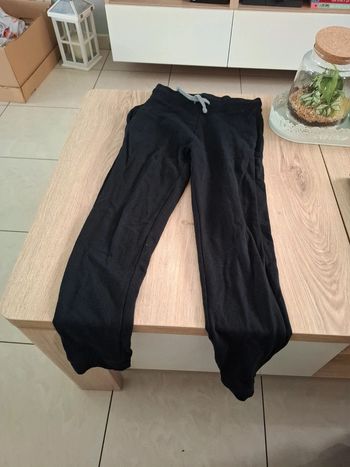 Jogging kiabi taille 10 ans bon état