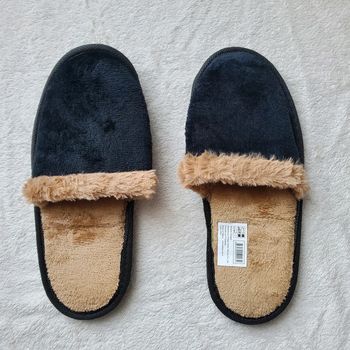 Pantoufles neuves en 39