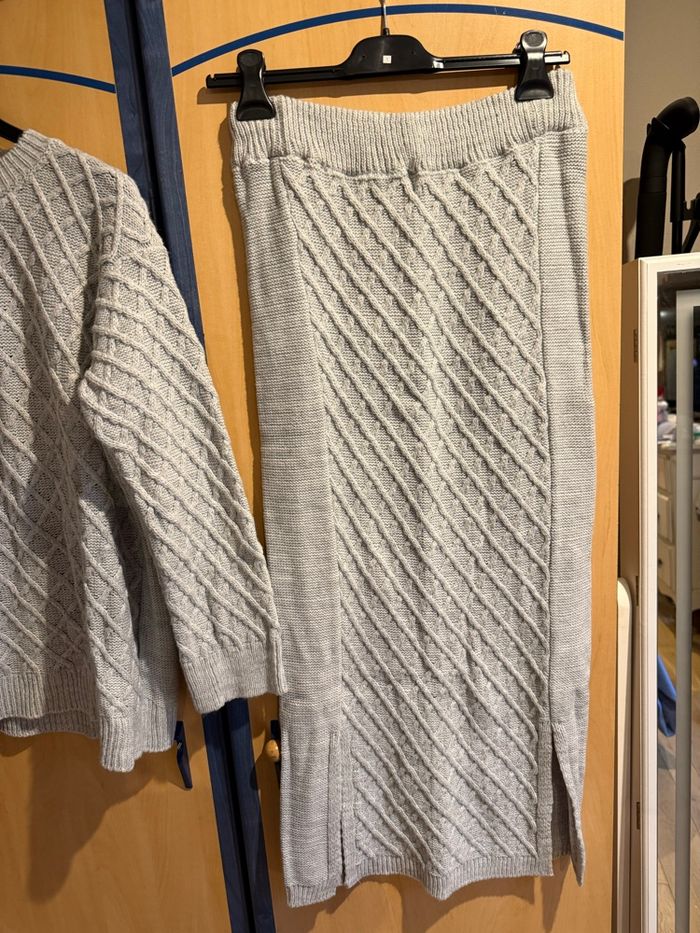 Ensemble gris S/M - photo numéro 4