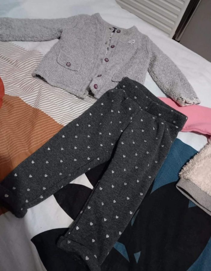 Lots VĂȘtements fille 18mois đž - photo numĂ©ro 11