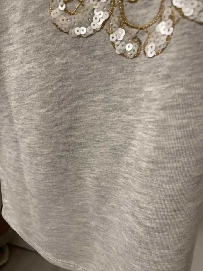 Sweat baroque gris beige manches 3 quarts broderies dorés et sequins Camaieu - photo numéro 4