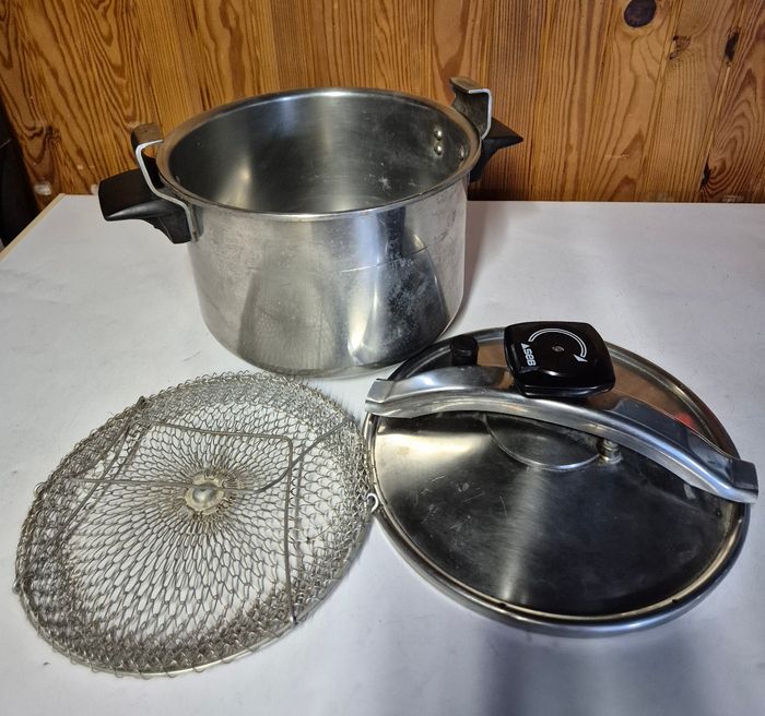 Cocotte minute seb vintage 30cm - photo numéro 3