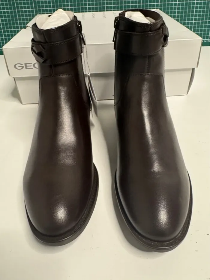 Bottines Geox D Felicity F taille 36 couleur café neuves - photo numéro 4