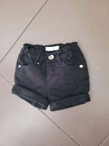 Short taille reglable Guess taille 2 ans