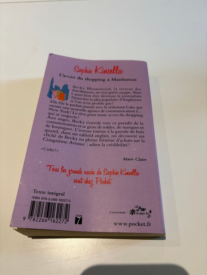 Livre « L’accro du shopping à Manhattan » de Sophie Kinsella édition Pocket - photo numéro 3