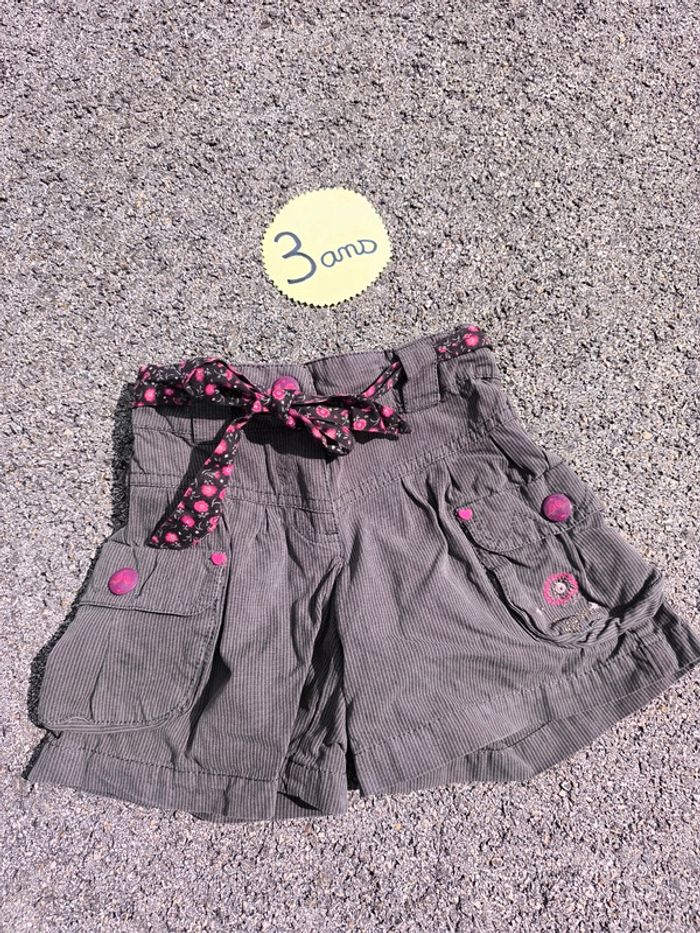 Short Sergent Major taille 3 ans en très bon état