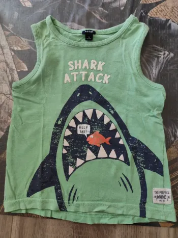 Tee-shirt sans manche 4 ans requin
