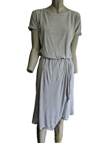 robe en maille fluide  marque best moutaine taille indiquée S = 36/38