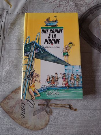 Livre Une copine à la piscine