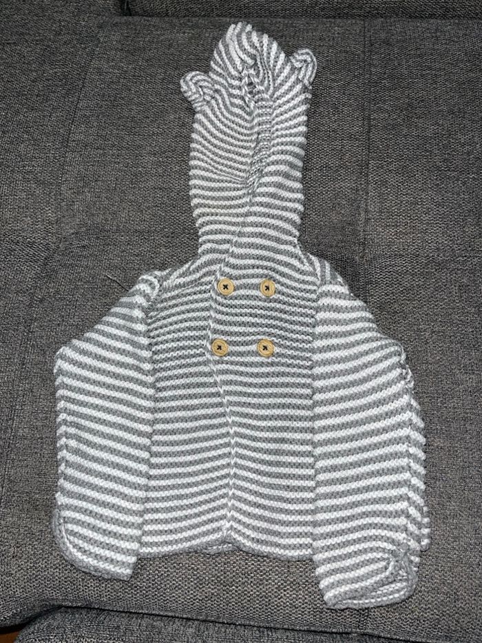 Gilet taille 6 mois marque kiabi