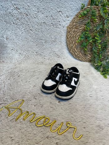 Basket Nike Dunk low panda - Taille 23,5 