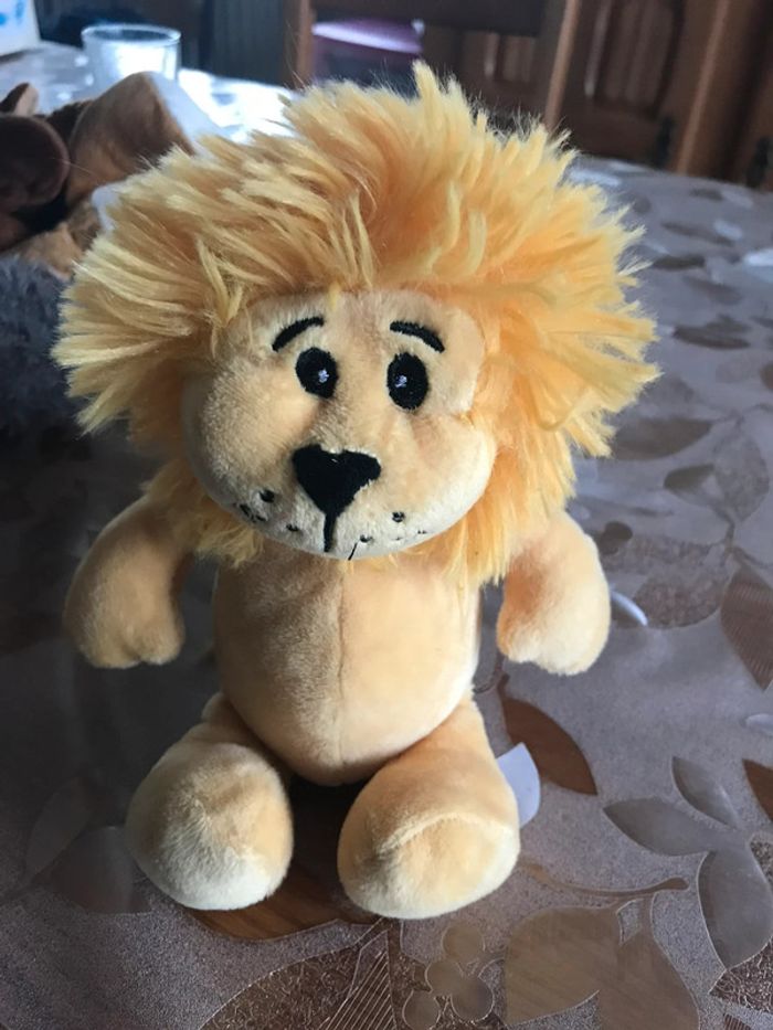 Peluche lion
