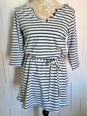 T shirt taille 40 Lessly