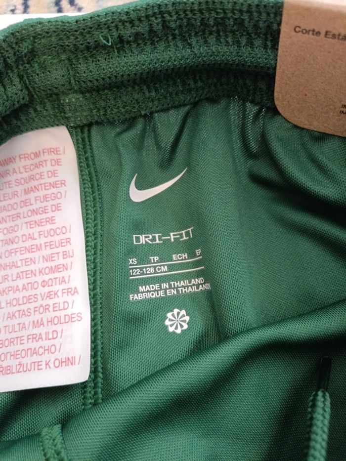 Short de foot Nike équipe Portugal taille 5/6 ans authentique neuf - photo numéro 7