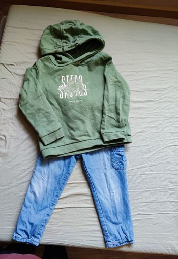 Ensemble sweat et jean pour garçon