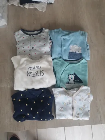 Lot 6 pyjamas