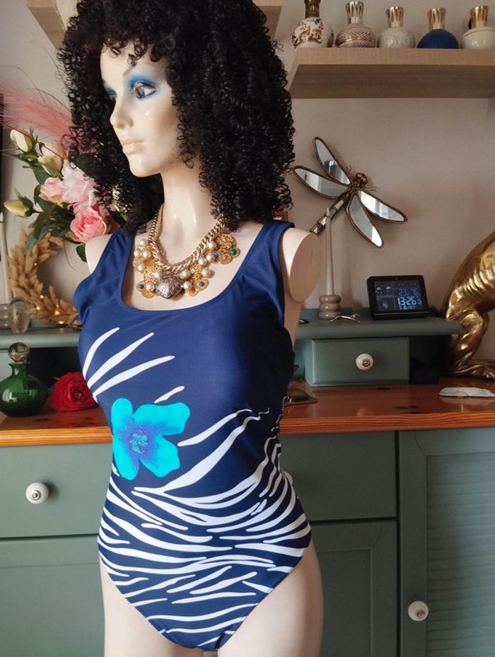 🥥 Maillot de Bain Style Classique Imprimé Graphique & Fleuri Tissaïa T48🥥 - photo numéro 2