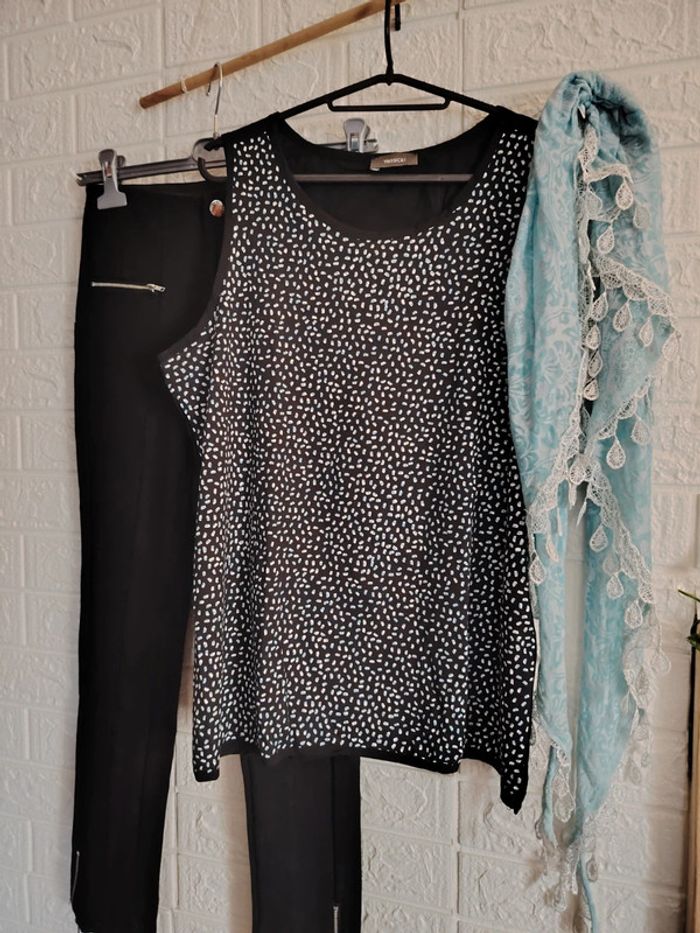 Ensemble pantalon noir, débardeur et foulard - photo numéro 4