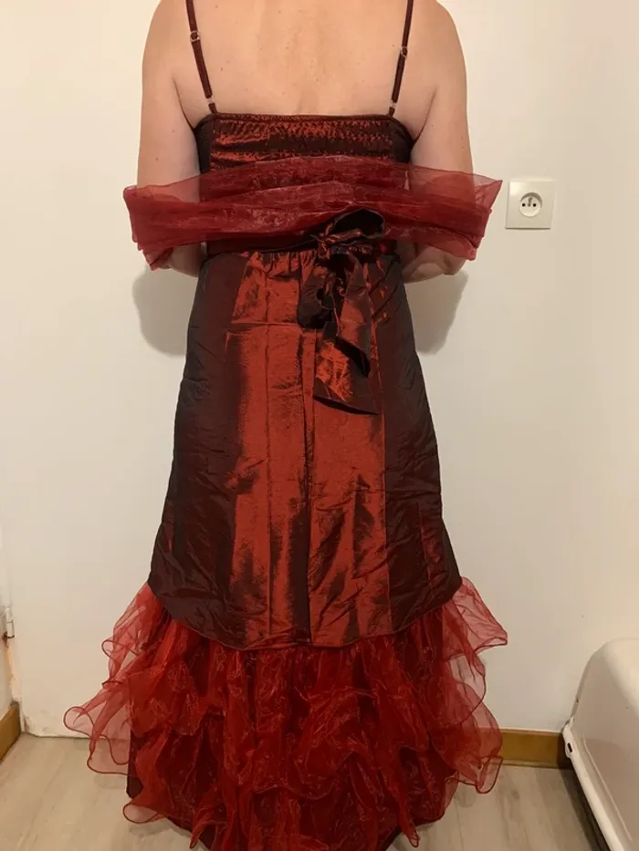 Robe de soirée femme rouge satinée - photo numéro 3