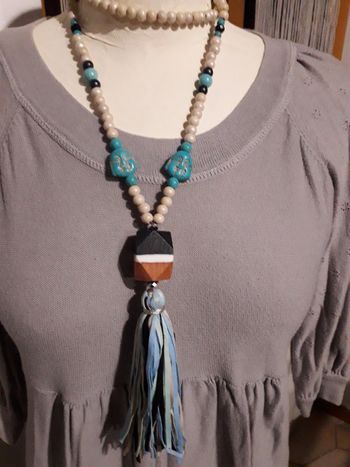 Sautoir perles de bois et vraies turquoises
