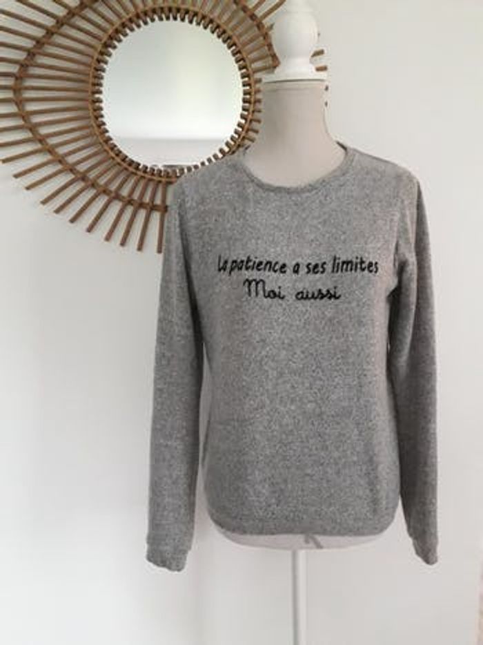 Pull gris cache-cache