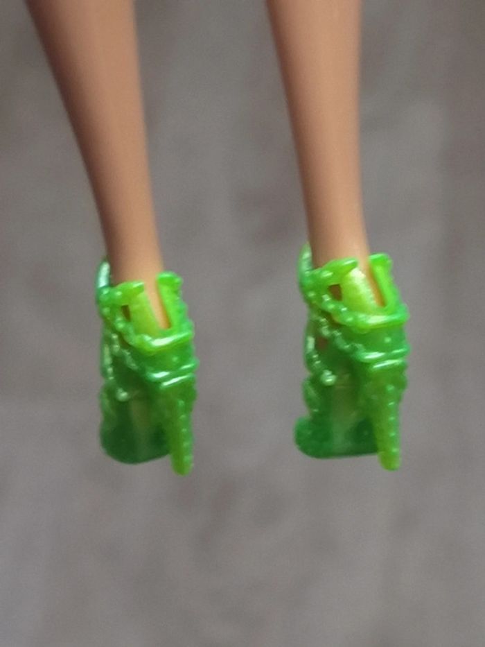1 paire de chaussure à talons verts compatible barbie - photo numéro 4