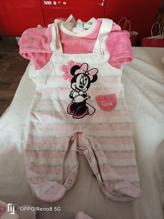 Lot de vêtements pour bébé fille 0 à 3 mois. - photo numéro 3