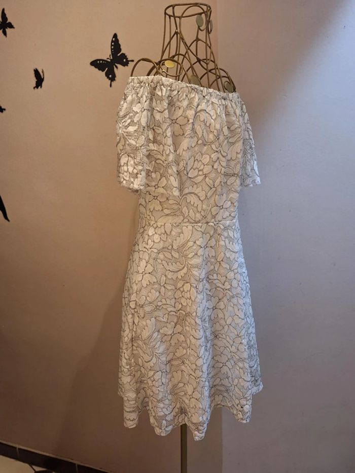 Robe blanche & dentelle - photo numéro 3