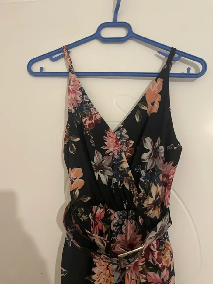Combinaison pantalon à bretelle noir motif fleur rose avec ceinture assorti Made in Italy taille 34 - photo numéro 4