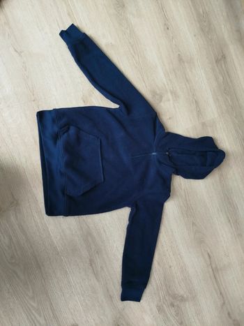 Pull a capuche tissaia 6 ans