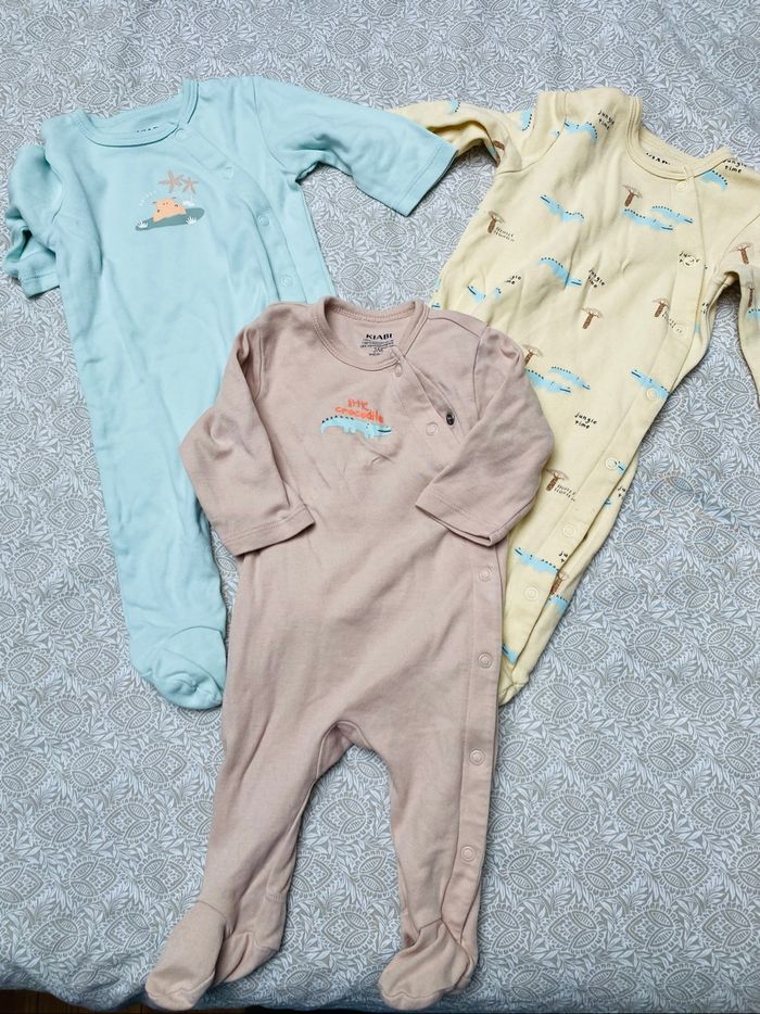 Lot 3 pyjamas / grenouillère 3 mois