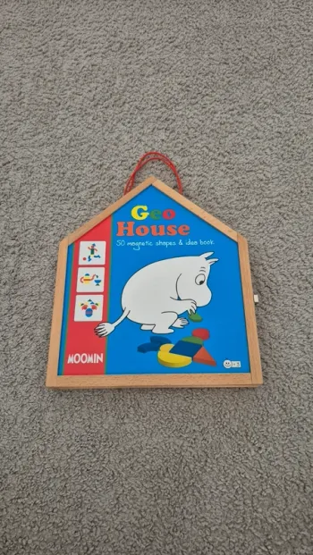 Jeu les moomin Geo house magnetic shapes & idea book