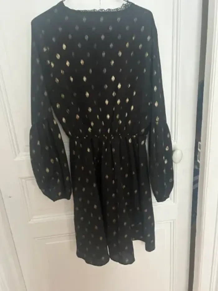 Robe avec dore et dentelle - photo numéro 4