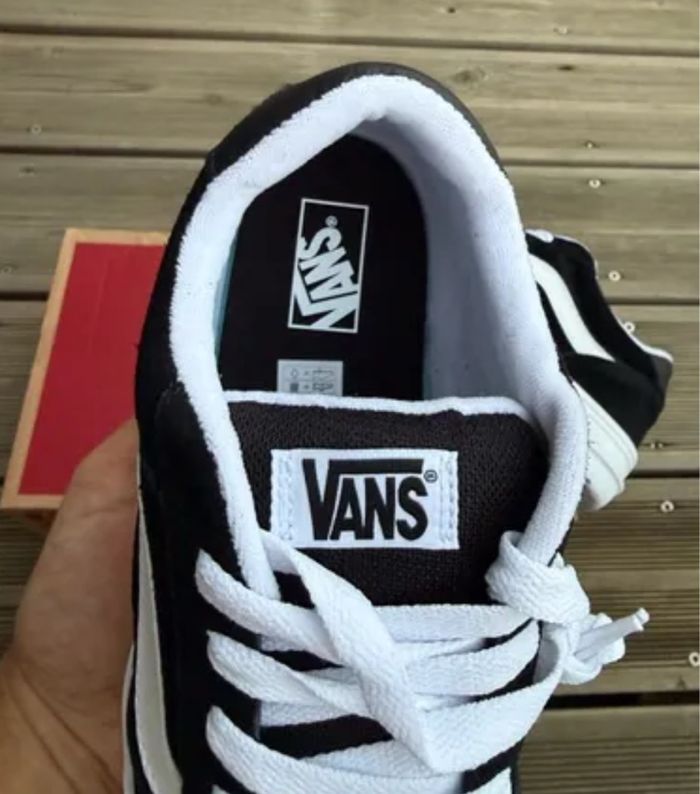 Vans Hylane Taille 38 Neuf avec boîte - photo numéro 3