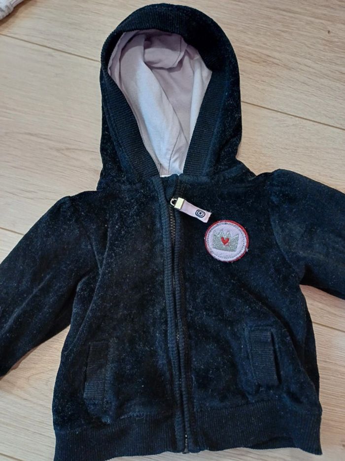 Lot 3 gilets capuche 6 mois - photo numéro 2