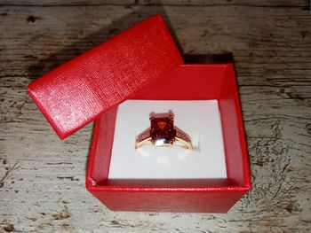 Bague pour femme, pierre rouge