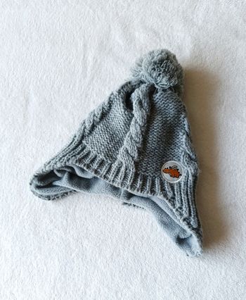Bonnet pompon gris