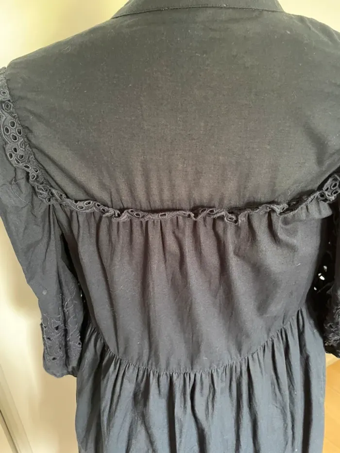 Robe chemise marine t 34 la redoute avec poches et broderies anglaise et volants - photo numéro 2