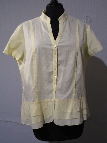 Chemisier jaune pâle 44 en parfait état