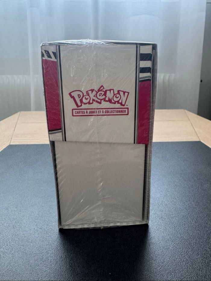 Pokémon Coffret Dresseur Élite (ETB) Flamme Blanche Écarlate et Violet EV10.5 Neuf Français - photo numéro 3