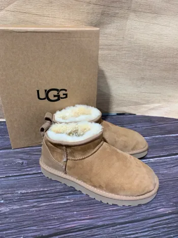 UGG Classic Ultra Mini Châtaigne Semelle Fine
